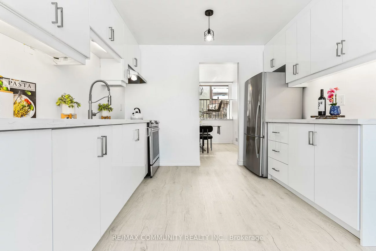 42, Kay, Mount Olive-Silverstone-Jamestown, Toronto