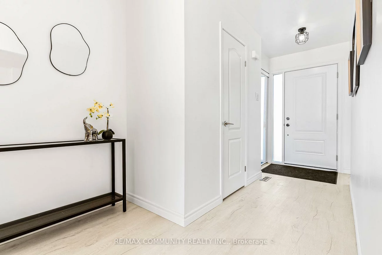 42, Kay, Mount Olive-Silverstone-Jamestown, Toronto