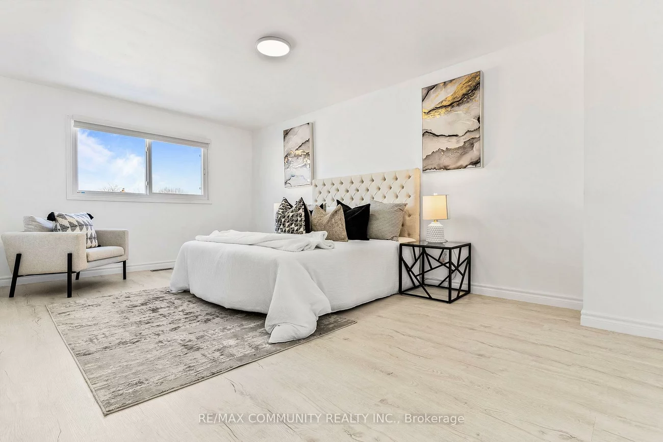 42, Kay, Mount Olive-Silverstone-Jamestown, Toronto