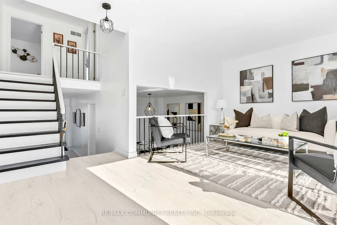 42, Kay, Mount Olive-Silverstone-Jamestown, Toronto