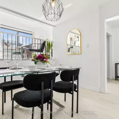 42, Kay, Mount Olive-Silverstone-Jamestown, Toronto