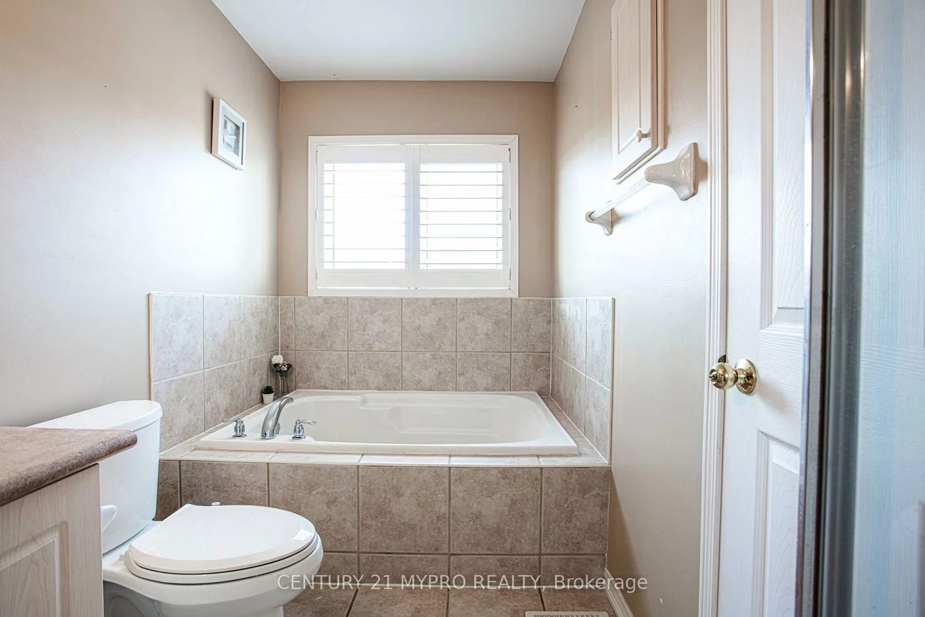 22, Mansur, York University Heights, Toronto