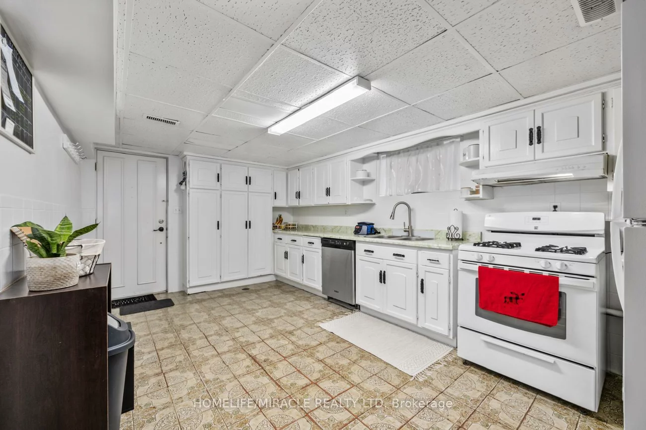 78, Cherrylawn, Humber Summit, Toronto