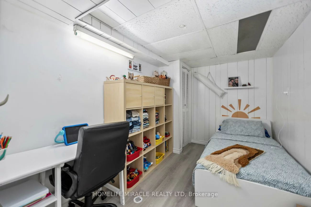 78, Cherrylawn, Humber Summit, Toronto