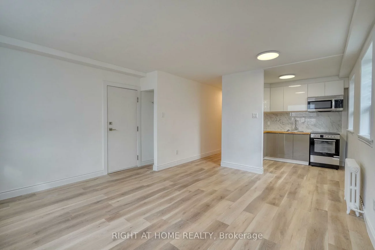 101, Sixteenth, New Toronto, Toronto