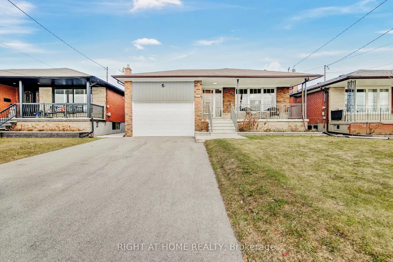 234, Maple Leaf, Rustic, Toronto