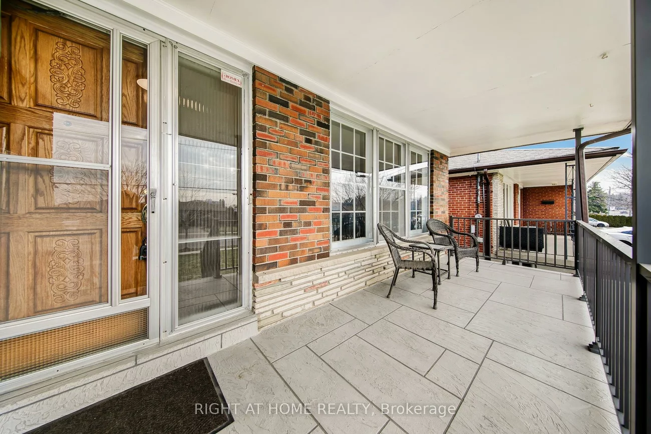 234, Maple Leaf, Rustic, Toronto