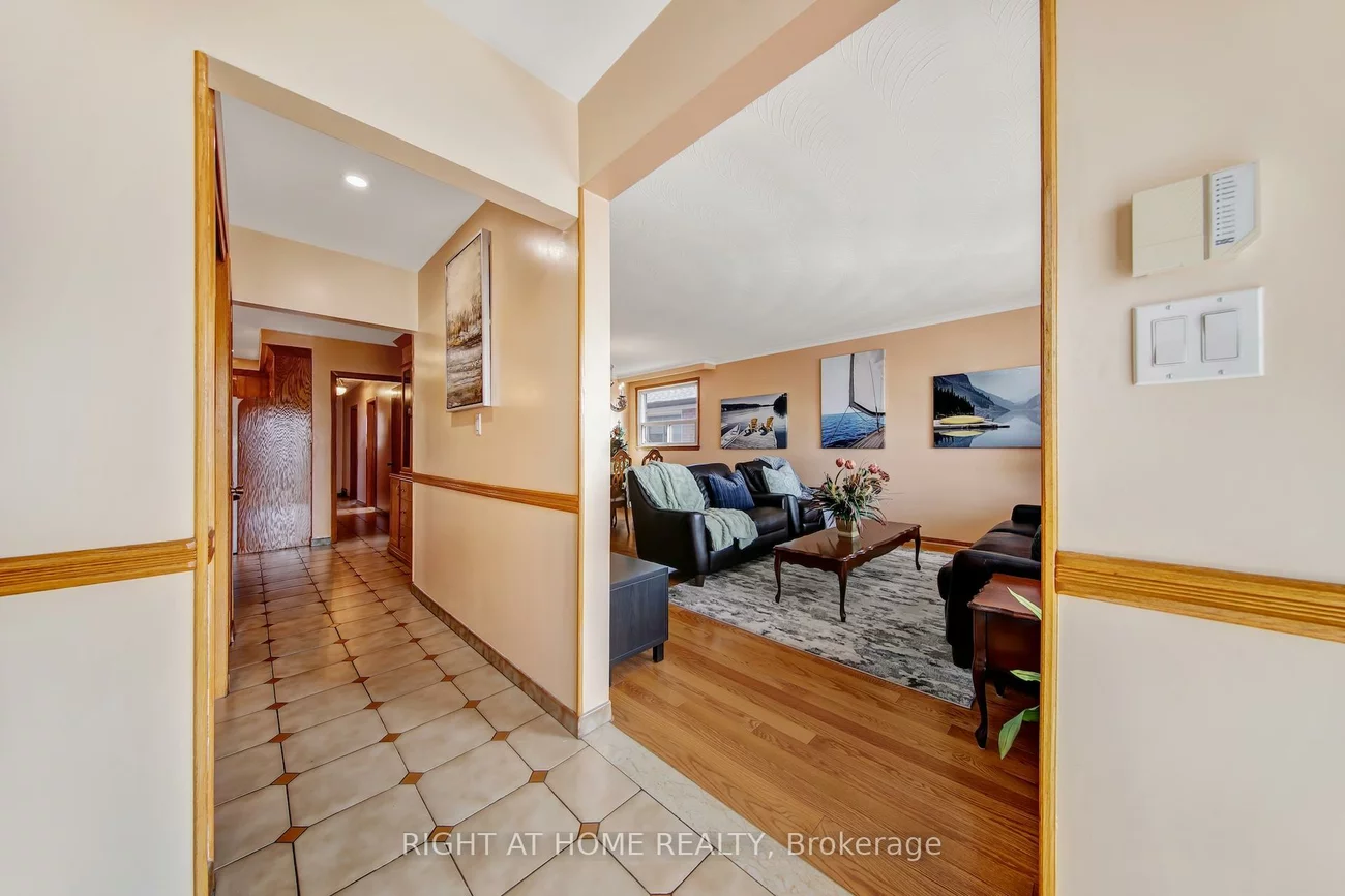 234, Maple Leaf, Rustic, Toronto