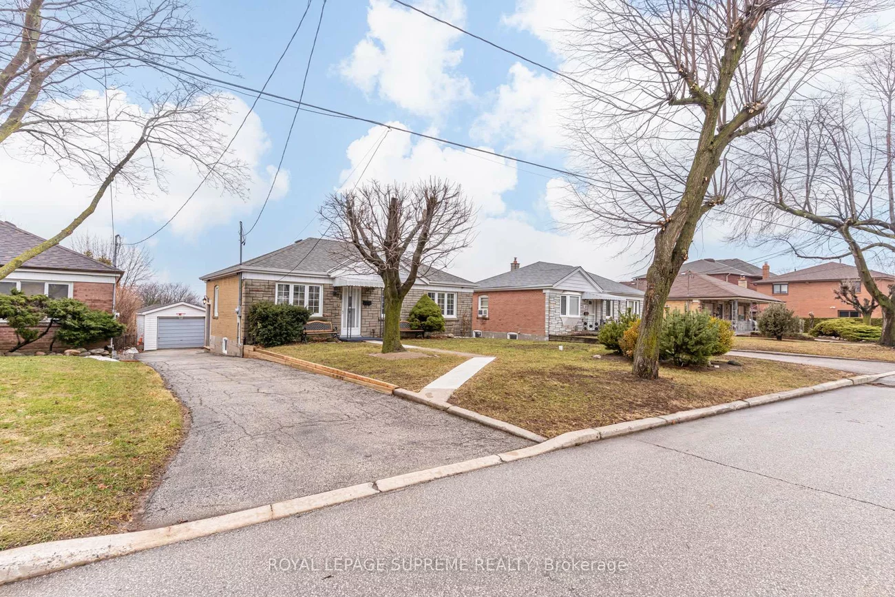18, Fairweather, Brookhaven-Amesbury, Toronto