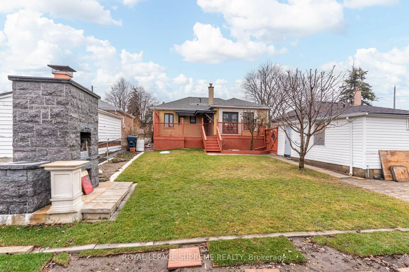 18, Fairweather, Brookhaven-Amesbury, Toronto