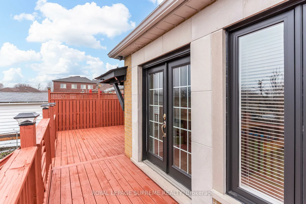 18, Fairweather, Brookhaven-Amesbury, Toronto