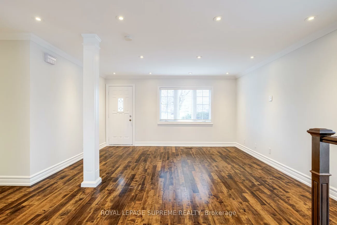 18, Fairweather, Brookhaven-Amesbury, Toronto