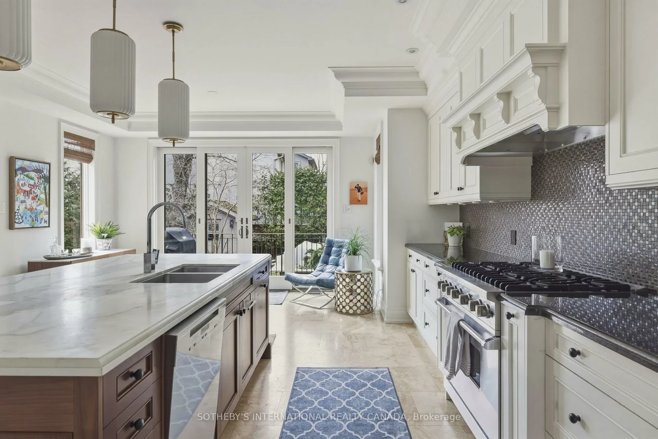 85, Strath, Kingsway South, Toronto