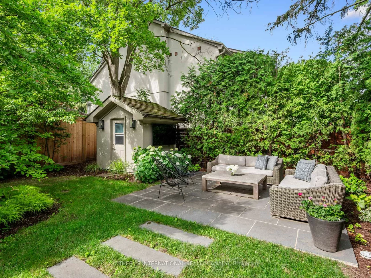 85, Strath, Kingsway South, Toronto