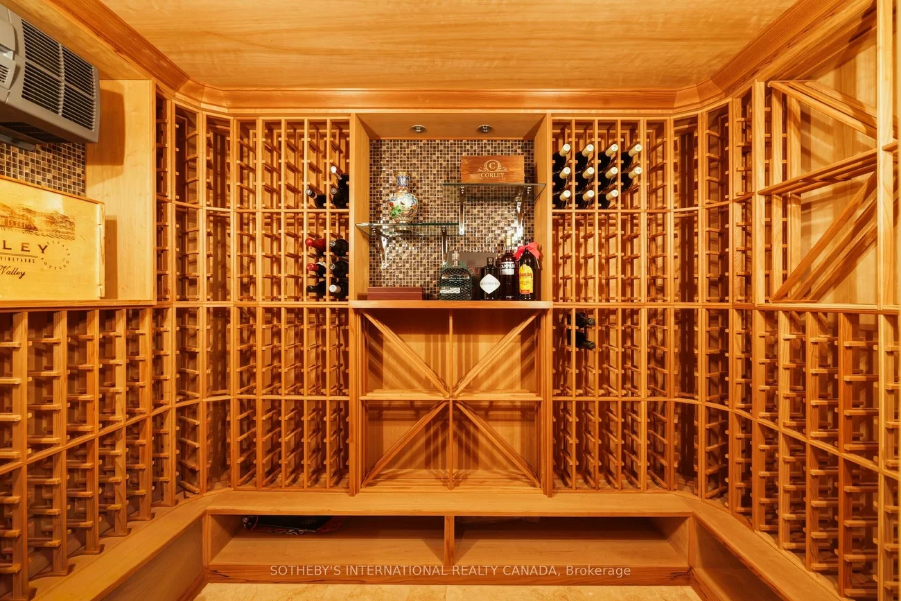 85, Strath, Kingsway South, Toronto