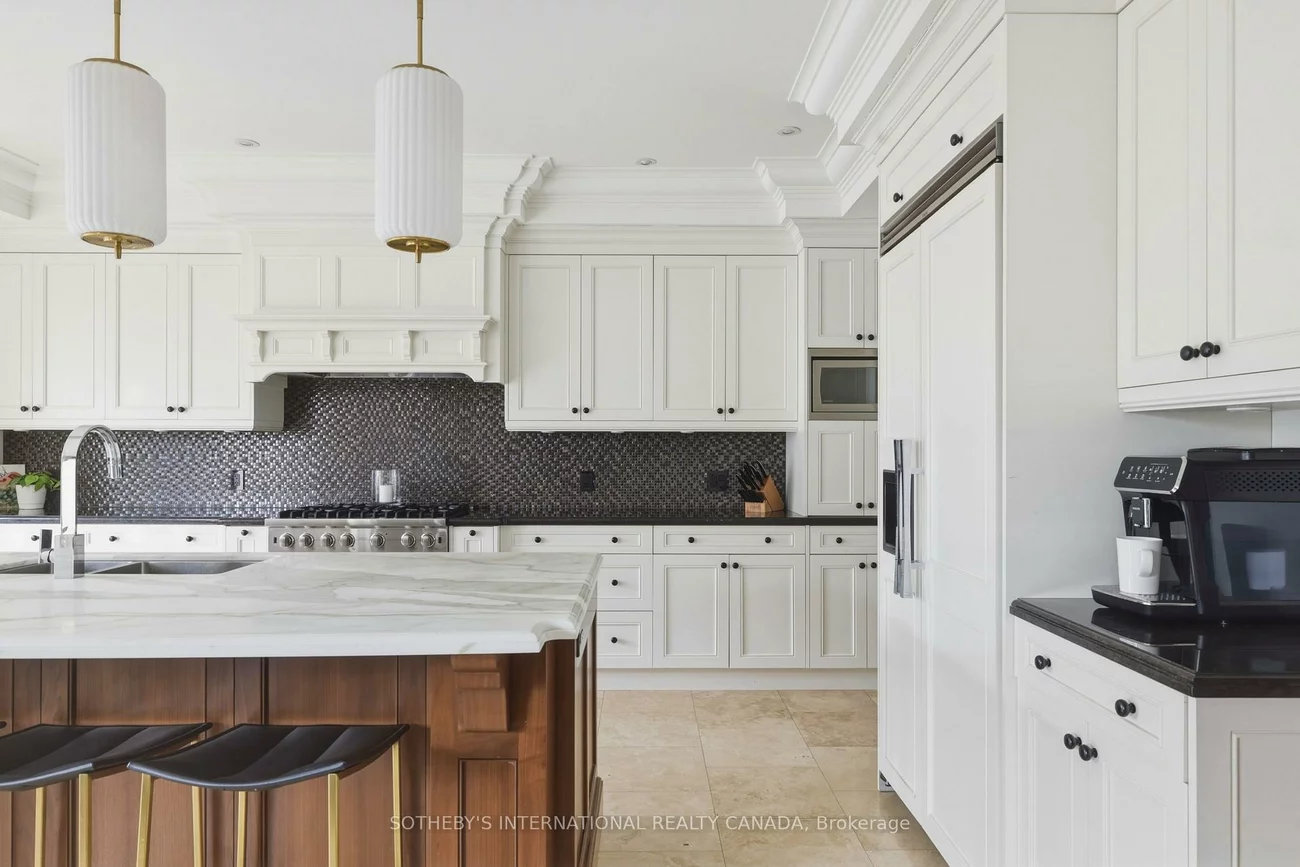 85, Strath, Kingsway South, Toronto