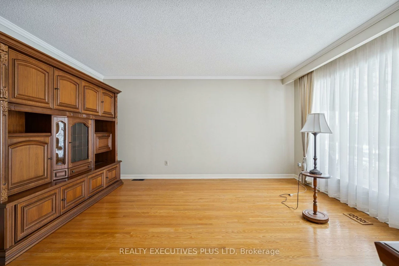 43, Marlebon, West Humber-Clairville, Toronto