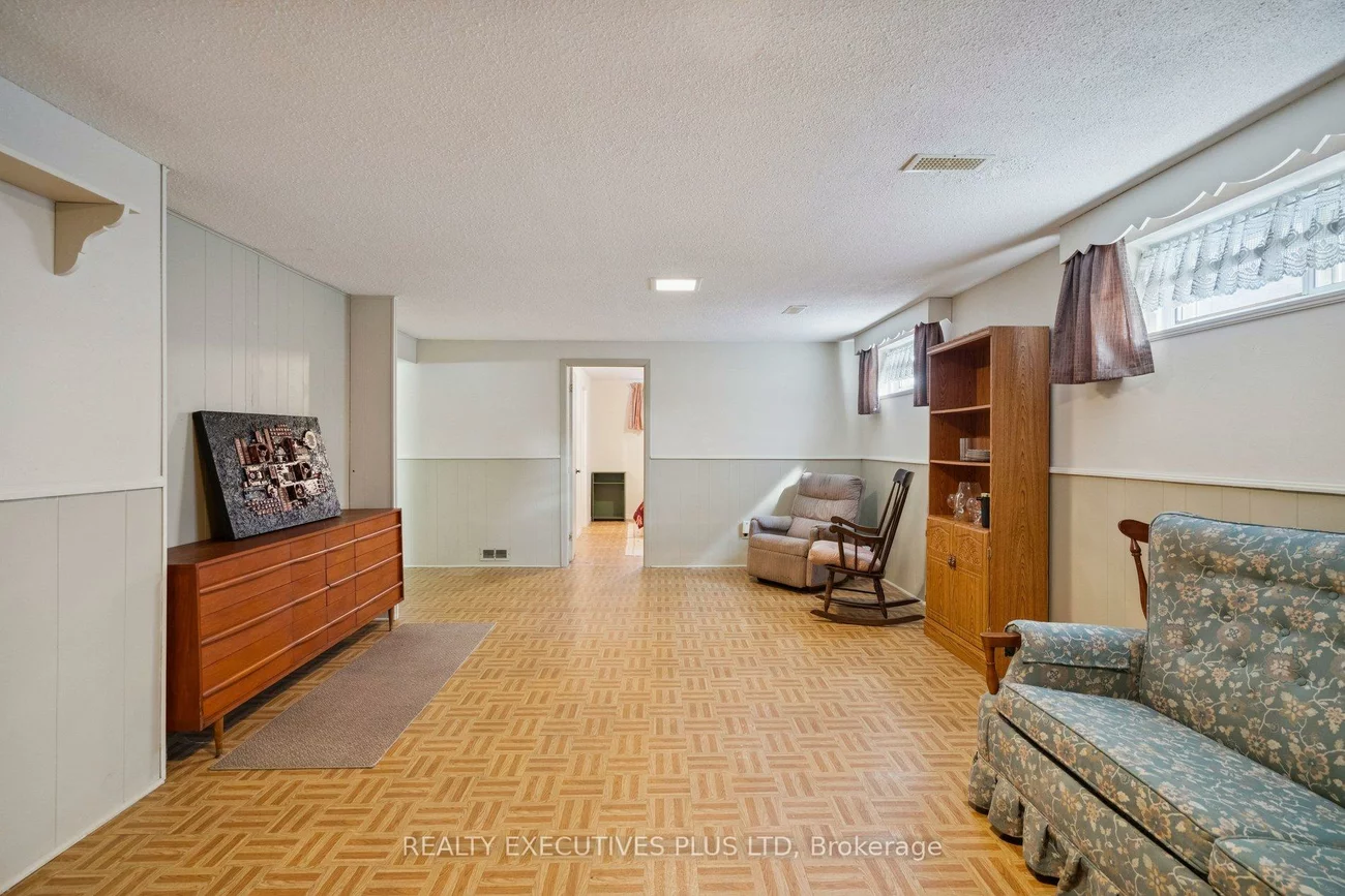 43, Marlebon, West Humber-Clairville, Toronto