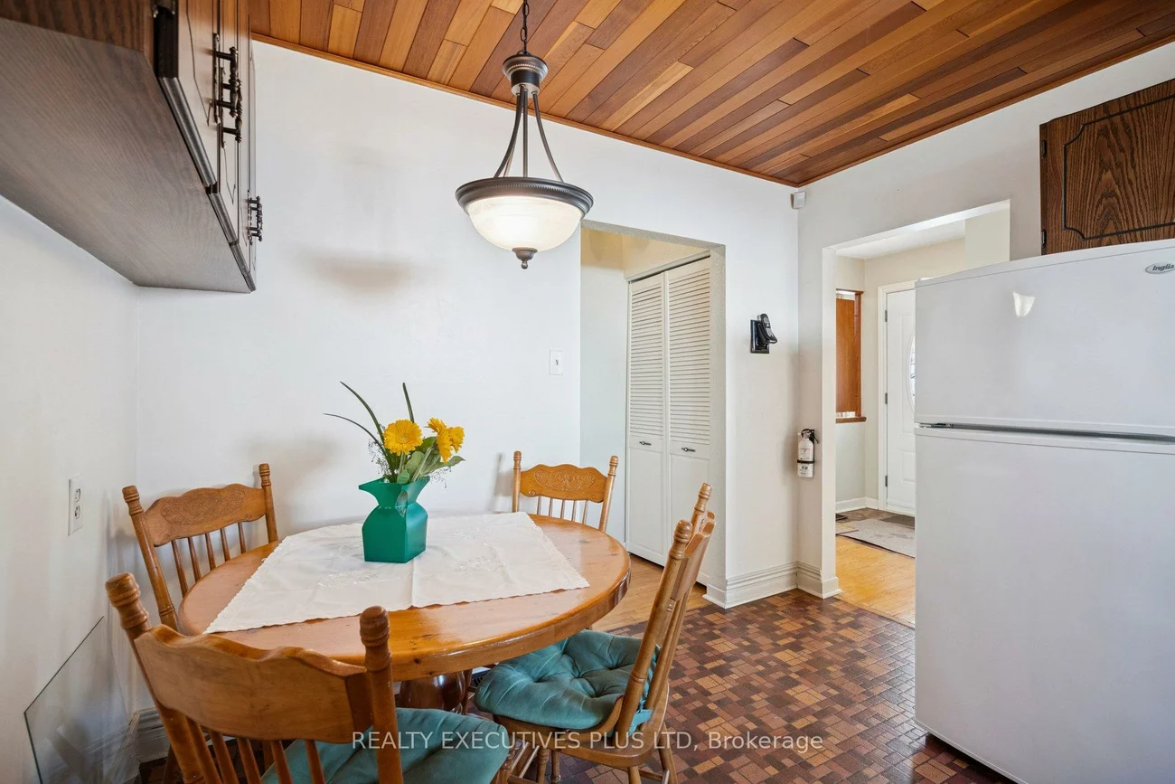 43, Marlebon, West Humber-Clairville, Toronto