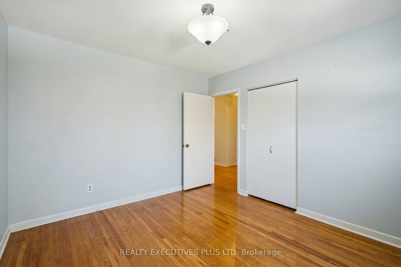 43, Marlebon, West Humber-Clairville, Toronto