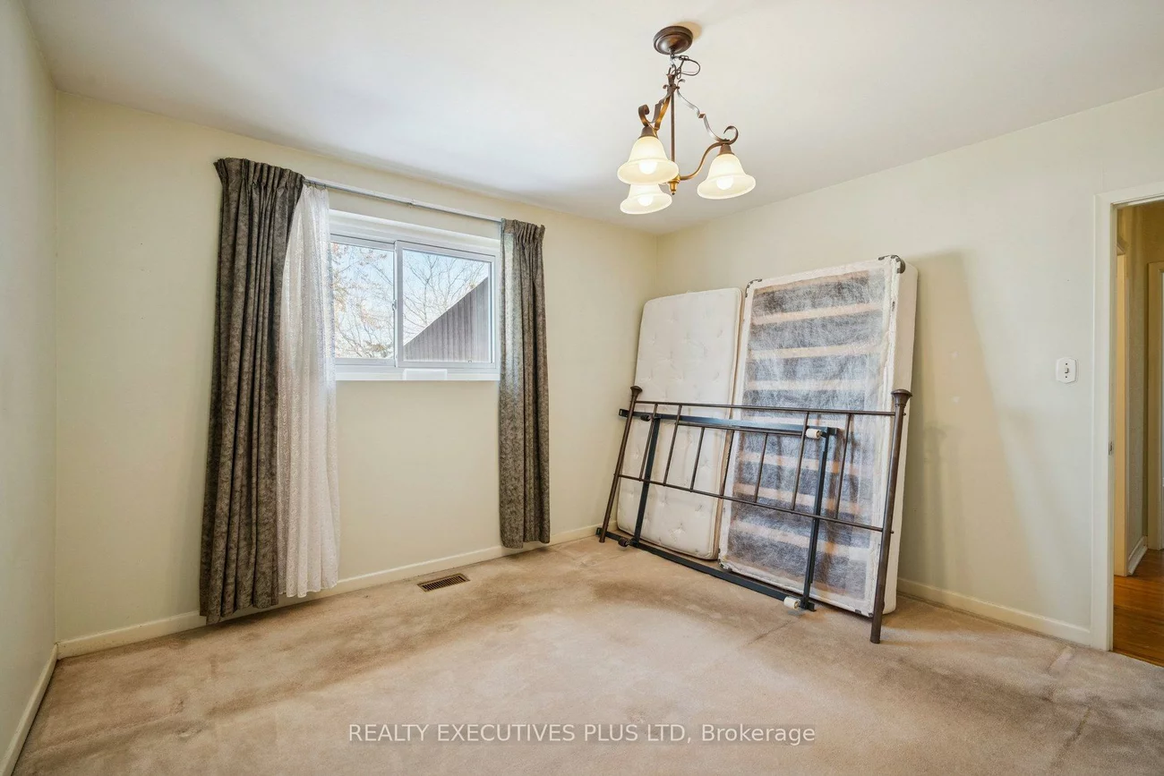 43, Marlebon, West Humber-Clairville, Toronto