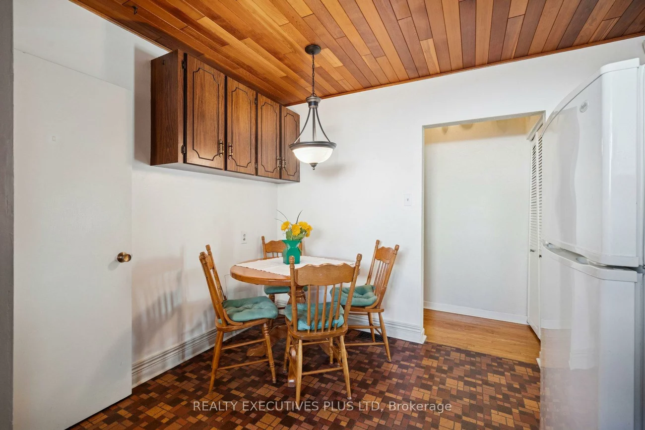 43, Marlebon, West Humber-Clairville, Toronto