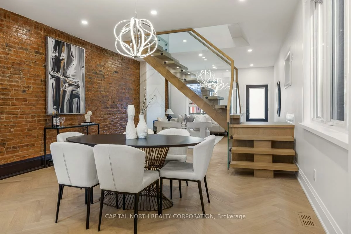 183, Laughton, Weston-Pellam Park, Toronto