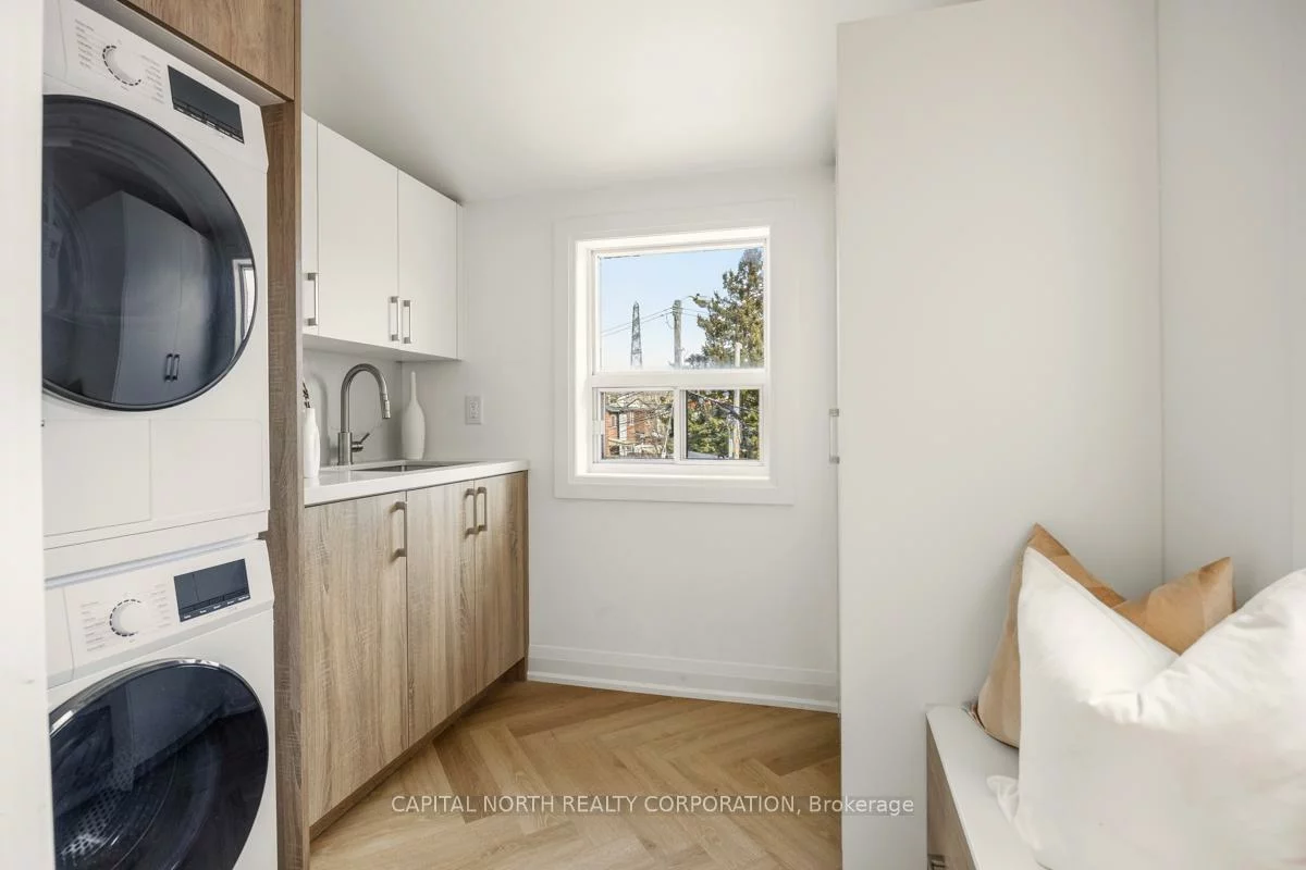 183, Laughton, Weston-Pellam Park, Toronto