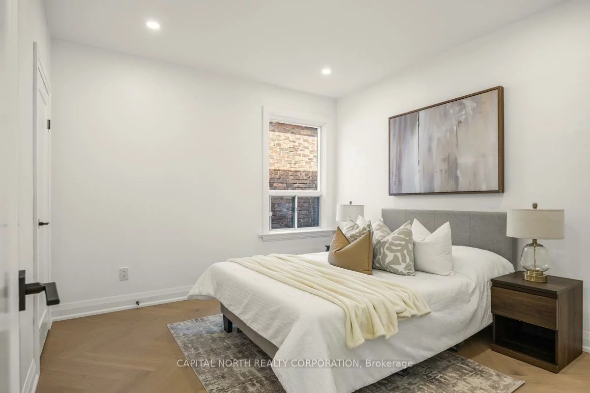 183, Laughton, Weston-Pellam Park, Toronto