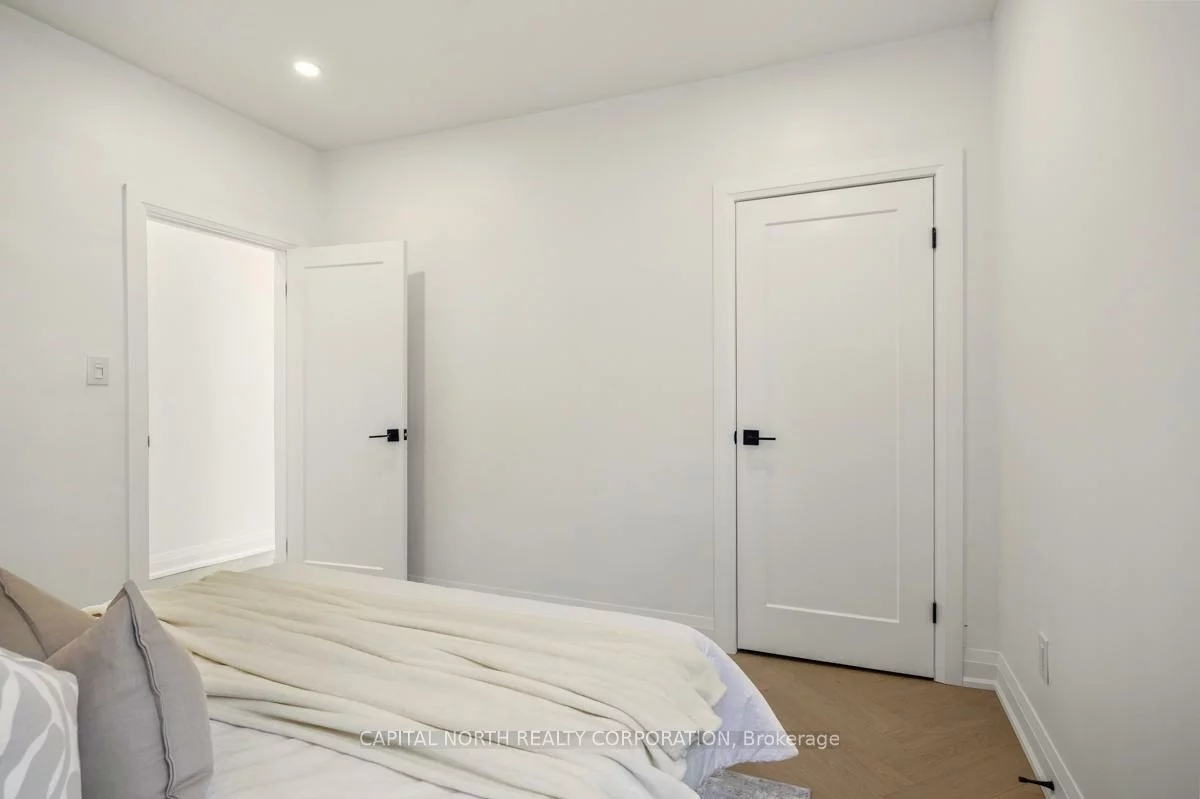 183, Laughton, Weston-Pellam Park, Toronto