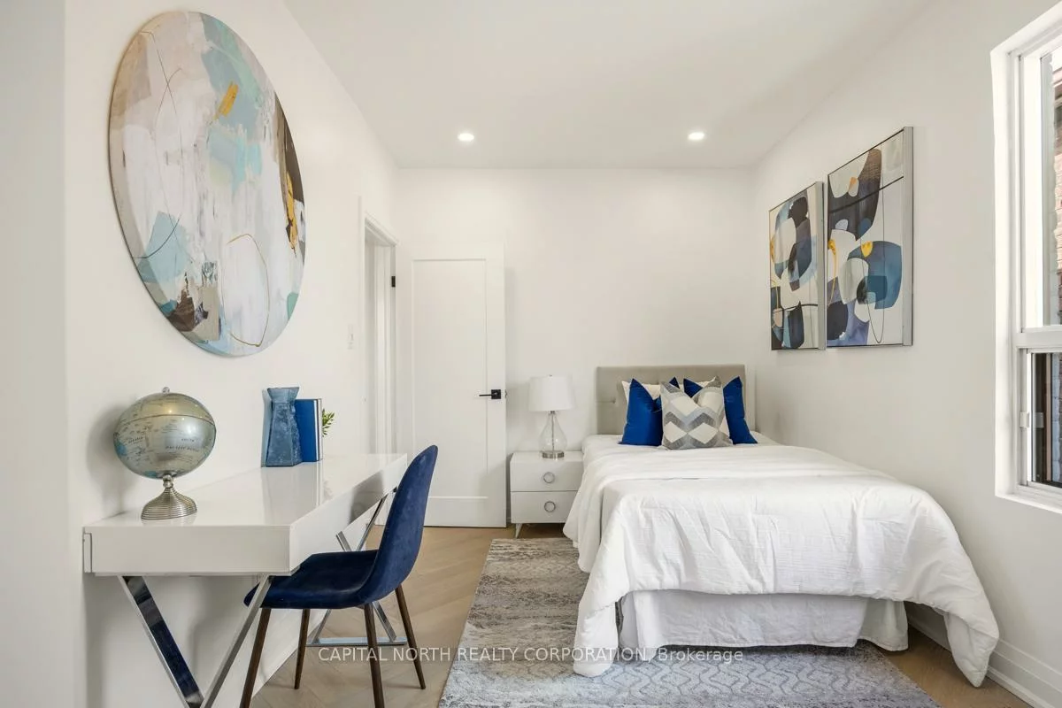 183, Laughton, Weston-Pellam Park, Toronto