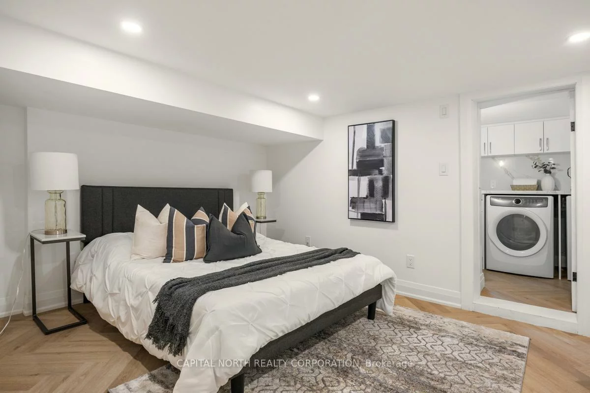 183, Laughton, Weston-Pellam Park, Toronto