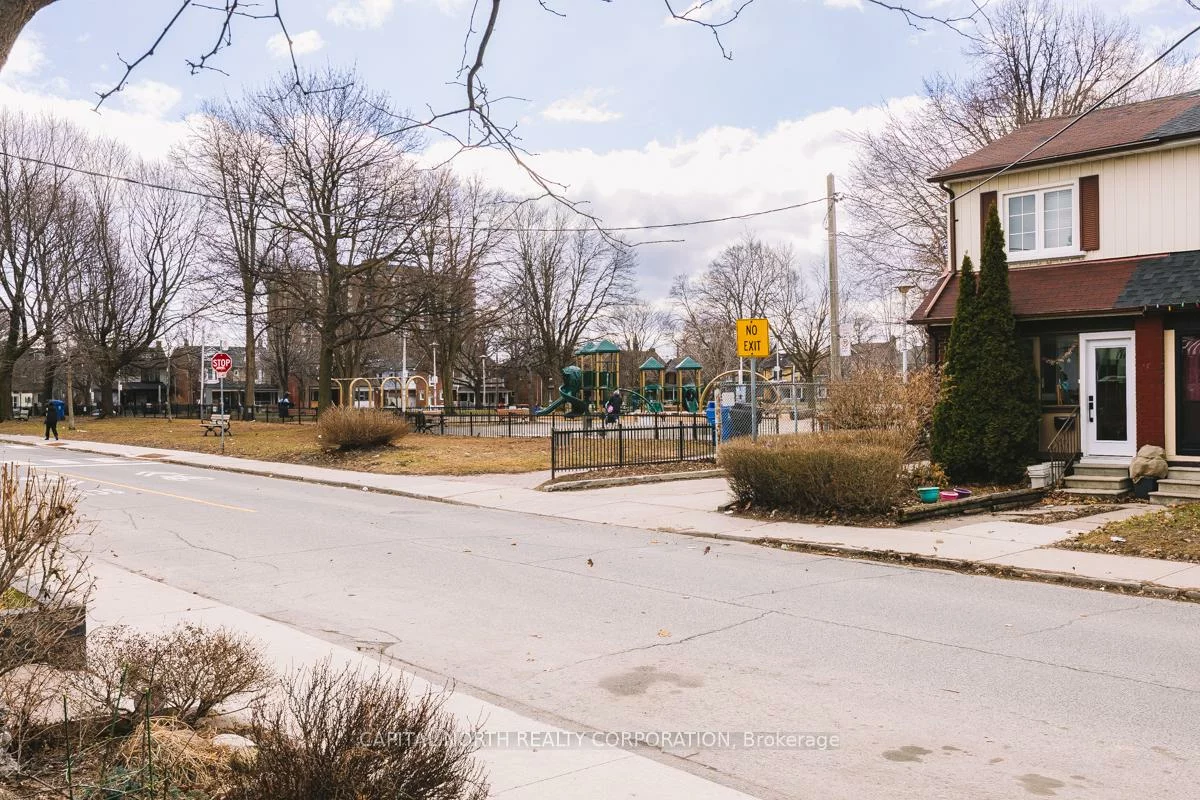 183, Laughton, Weston-Pellam Park, Toronto