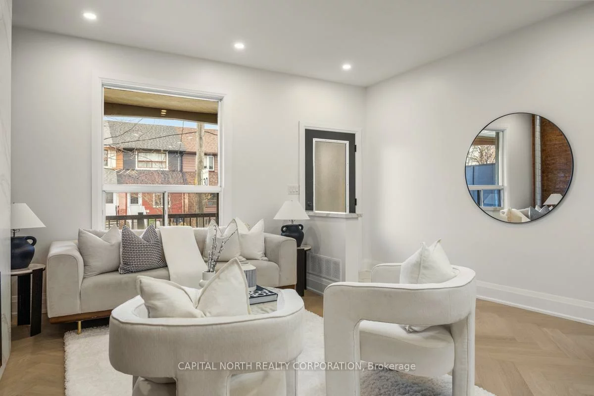 183, Laughton, Weston-Pellam Park, Toronto