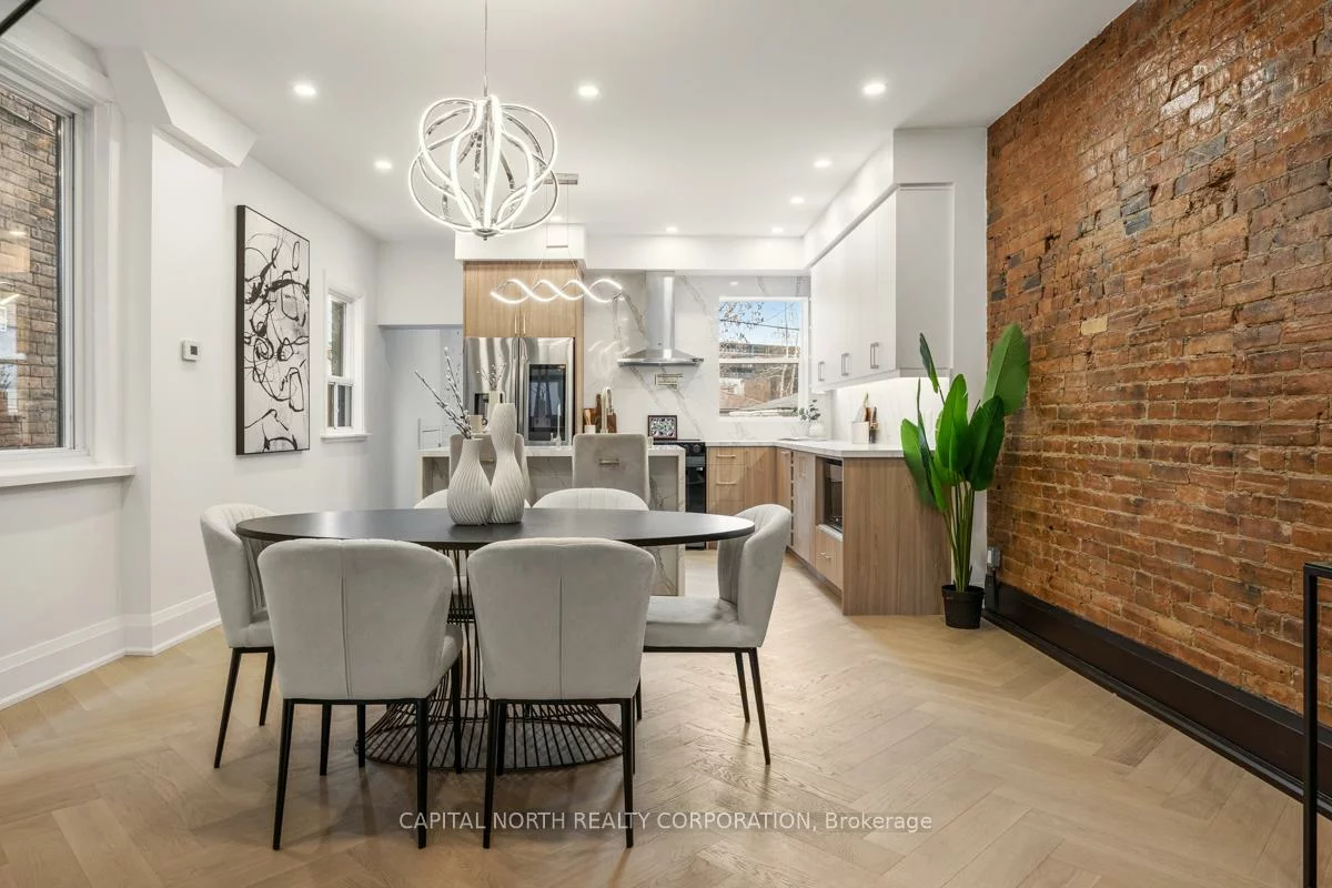 183, Laughton, Weston-Pellam Park, Toronto