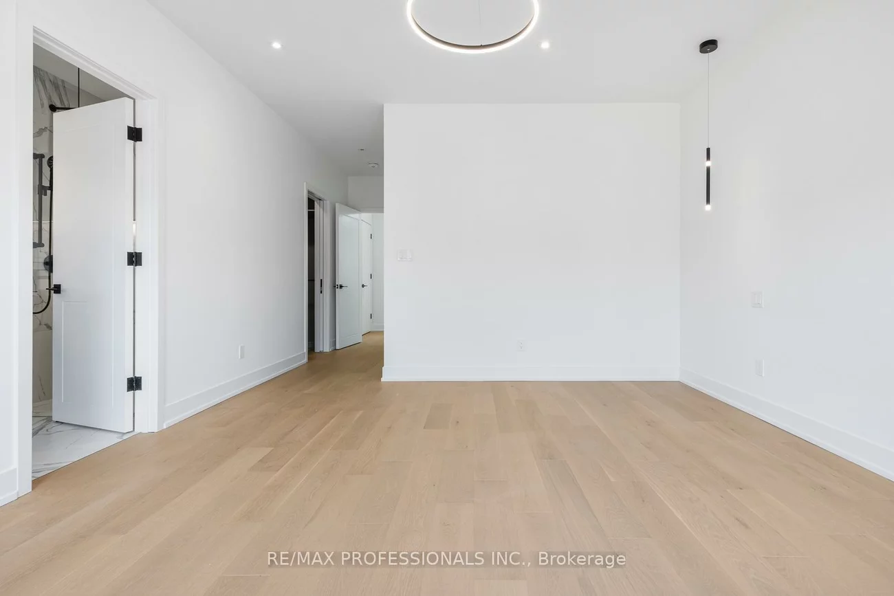 84, Twenty Ninth, Long Branch, Toronto