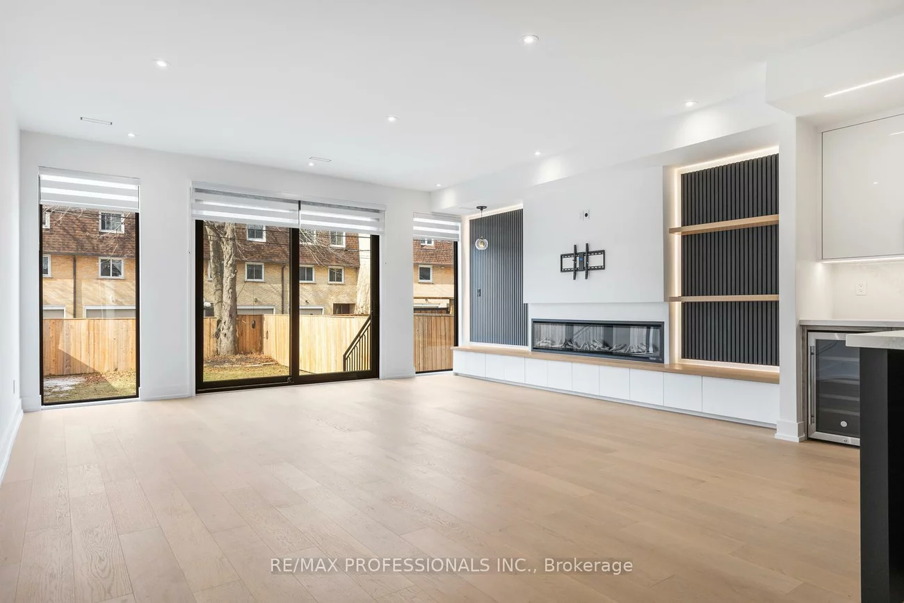 84, Twenty Ninth, Long Branch, Toronto