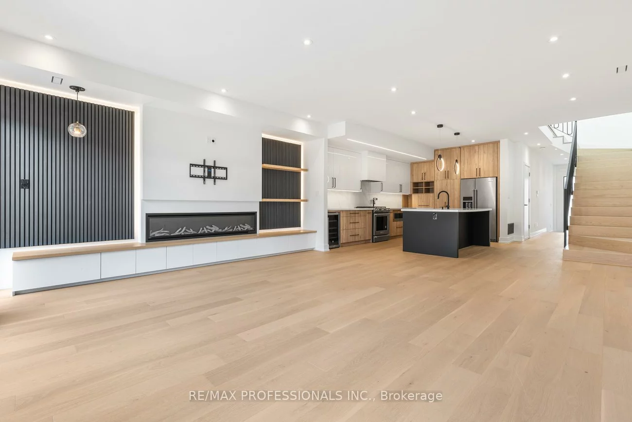 84, Twenty Ninth, Long Branch, Toronto