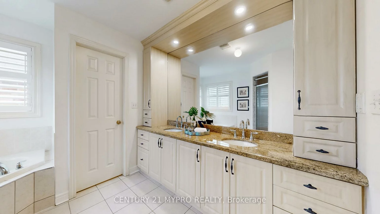 59, Fred Young, Downsview-Roding-CFB, Toronto