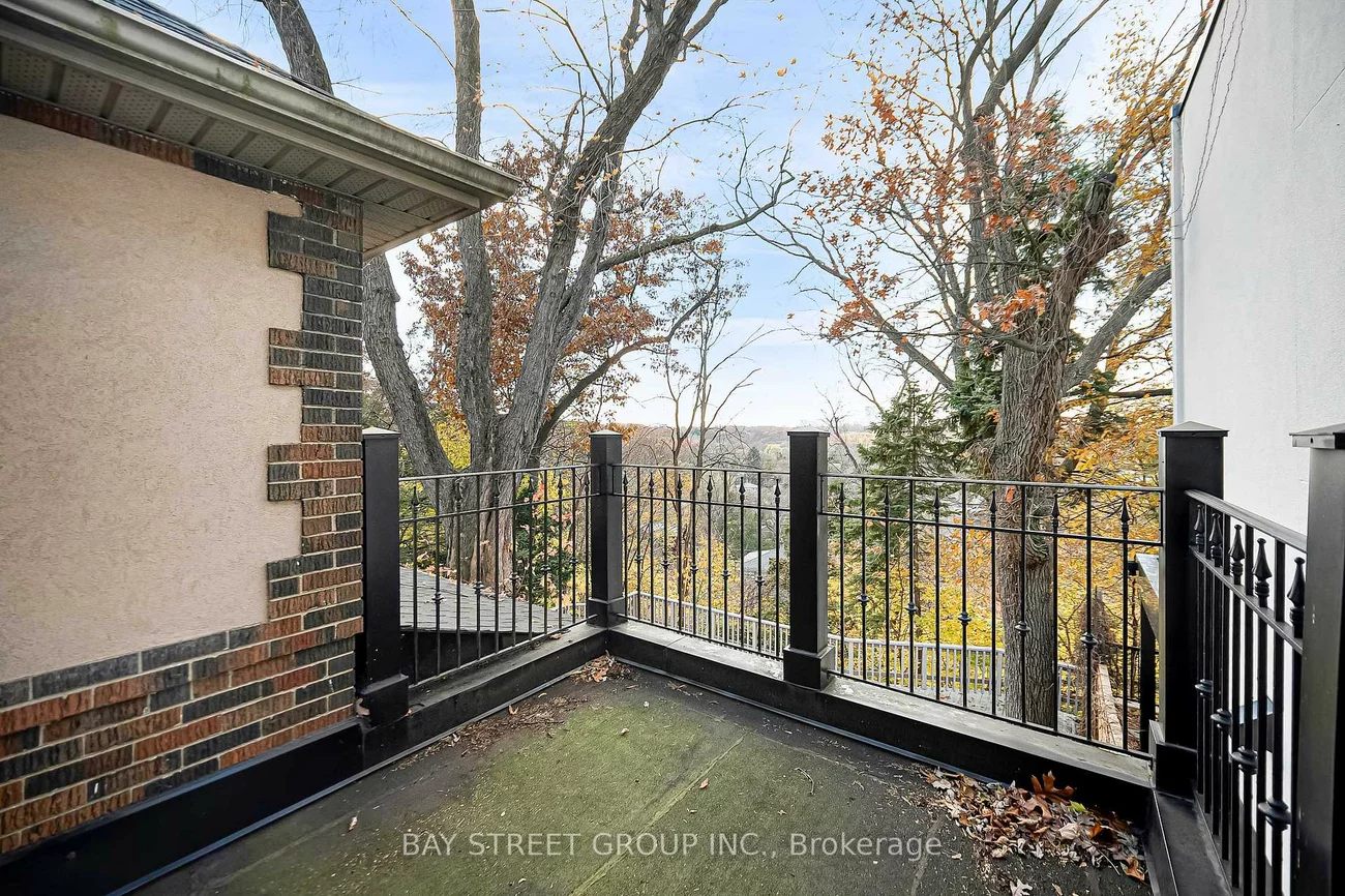 136, Humbercrest, Runnymede-Bloor West Village, Toronto