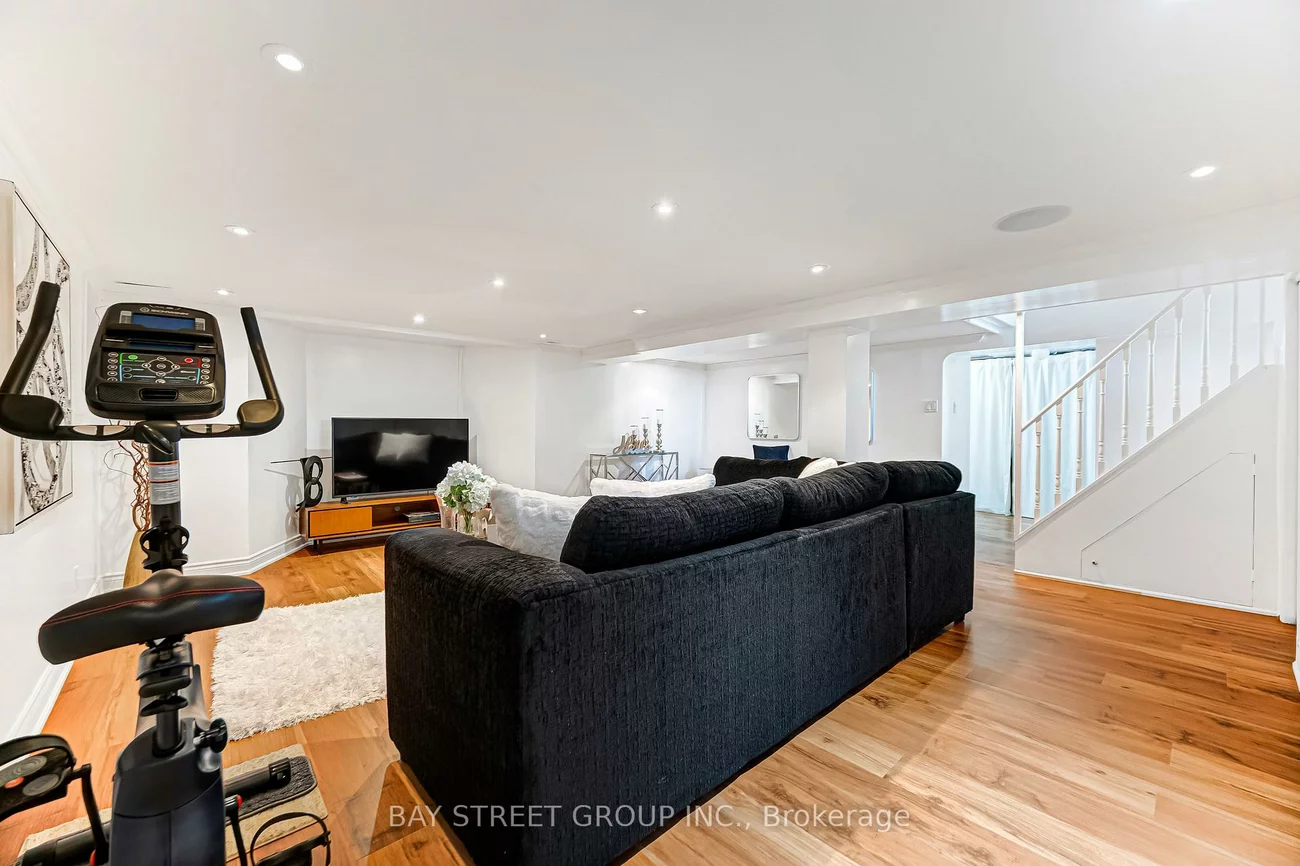 136, Humbercrest, Runnymede-Bloor West Village, Toronto