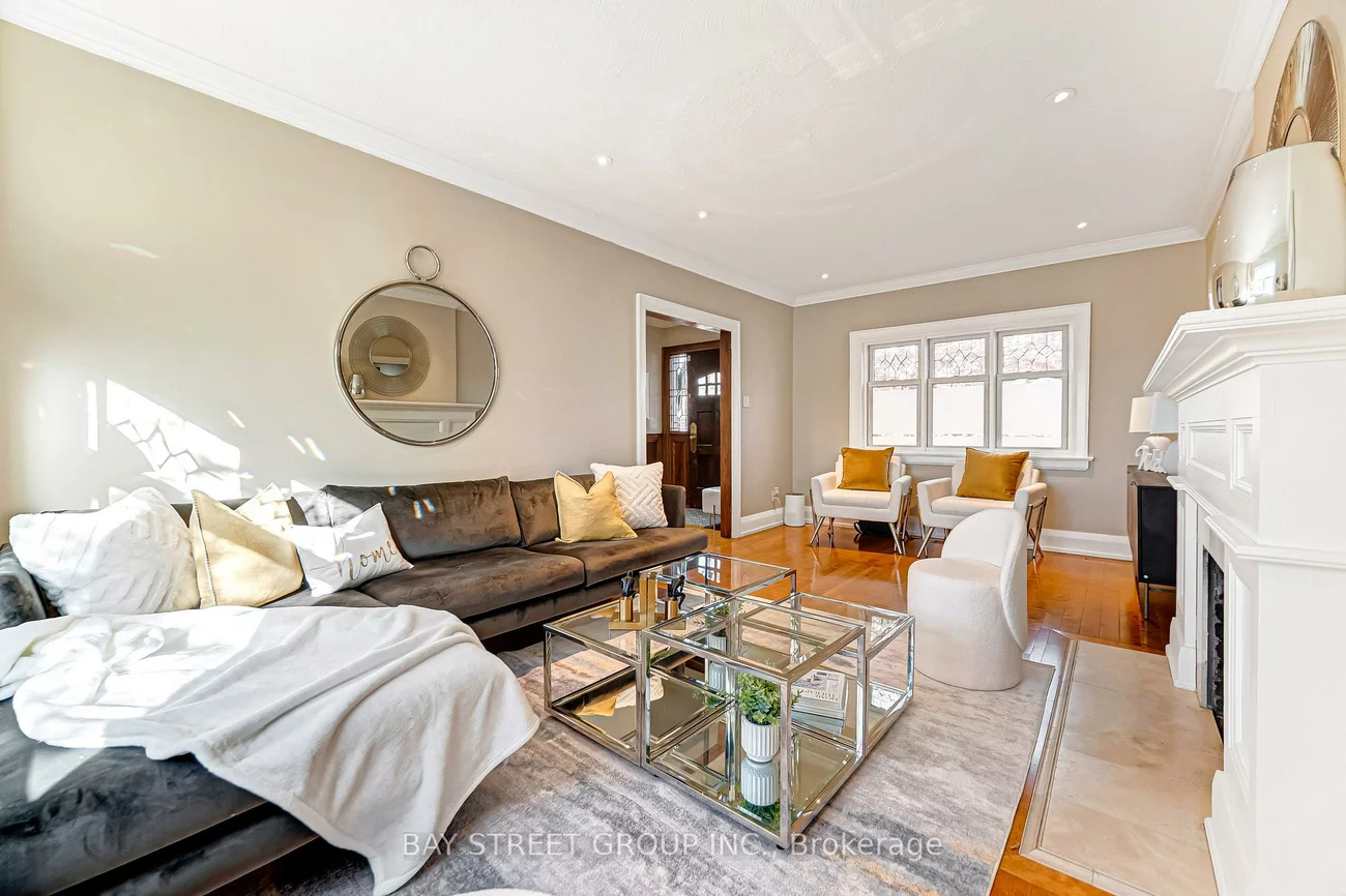 136, Humbercrest, Runnymede-Bloor West Village, Toronto