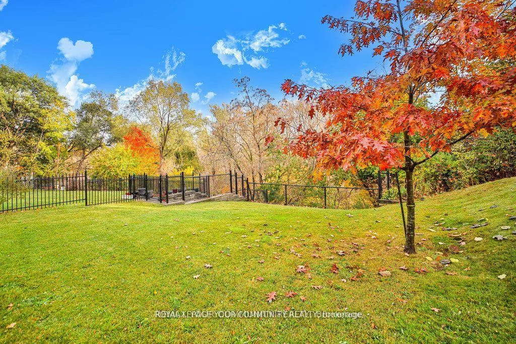 21, Disan, Thistletown-Beaumonde Heights, Toronto