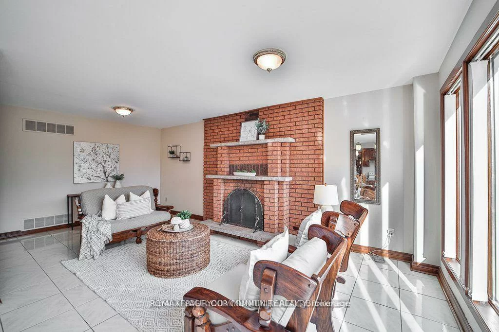 21, Disan, Thistletown-Beaumonde Heights, Toronto