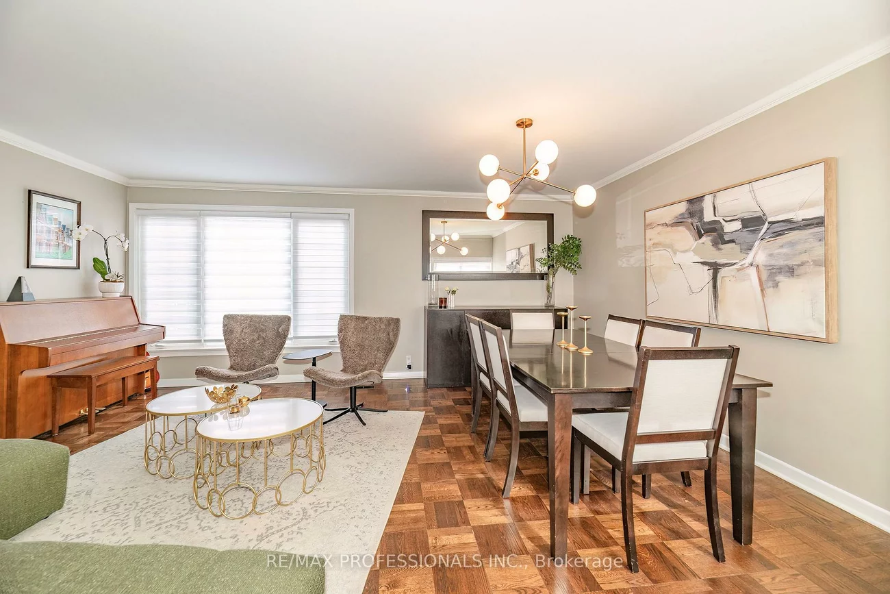 4625, Dundas, Kingsway South, Toronto