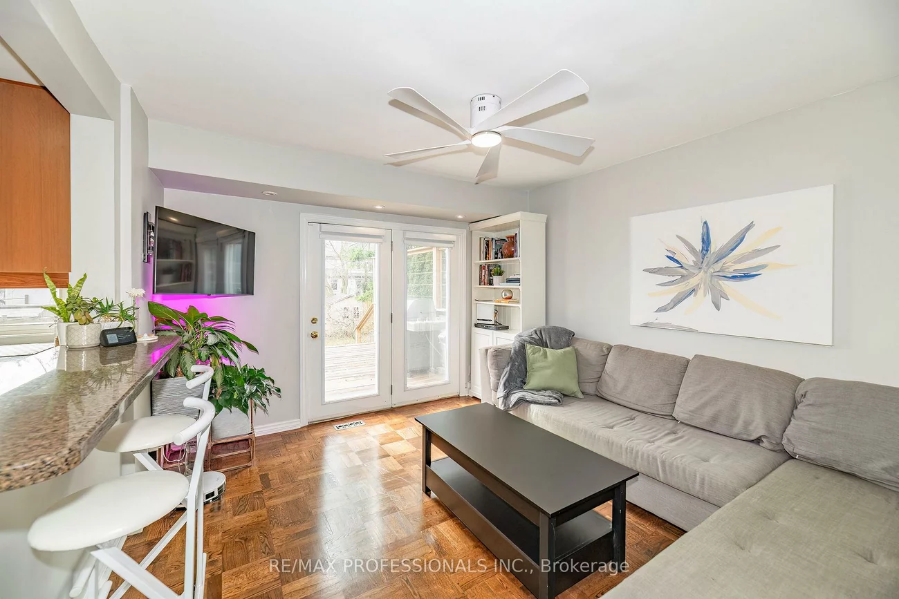 4625, Dundas, Kingsway South, Toronto