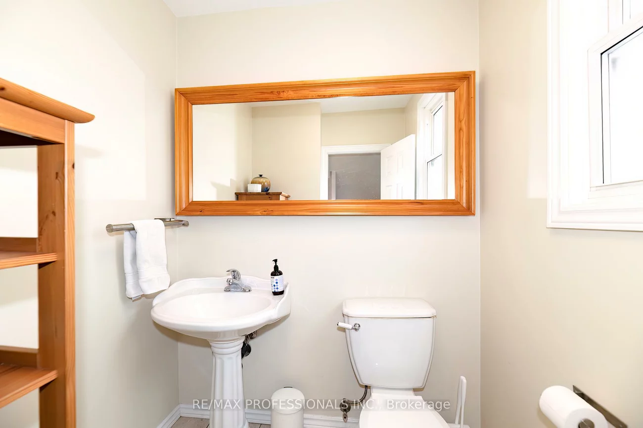 4625, Dundas, Kingsway South, Toronto