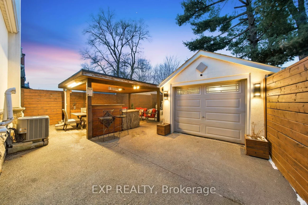 32, Victoria, Mount Dennis, Toronto