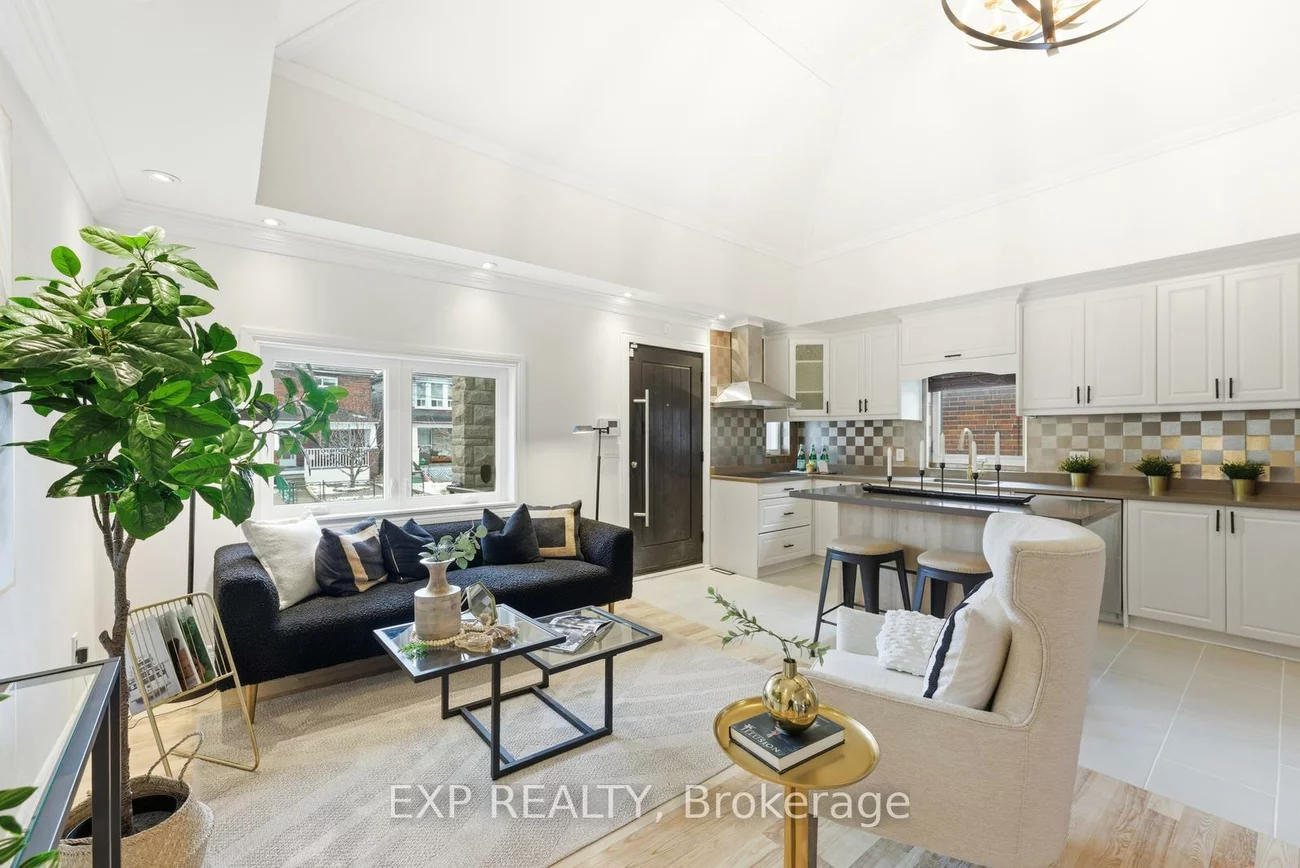 32, Victoria, Mount Dennis, Toronto