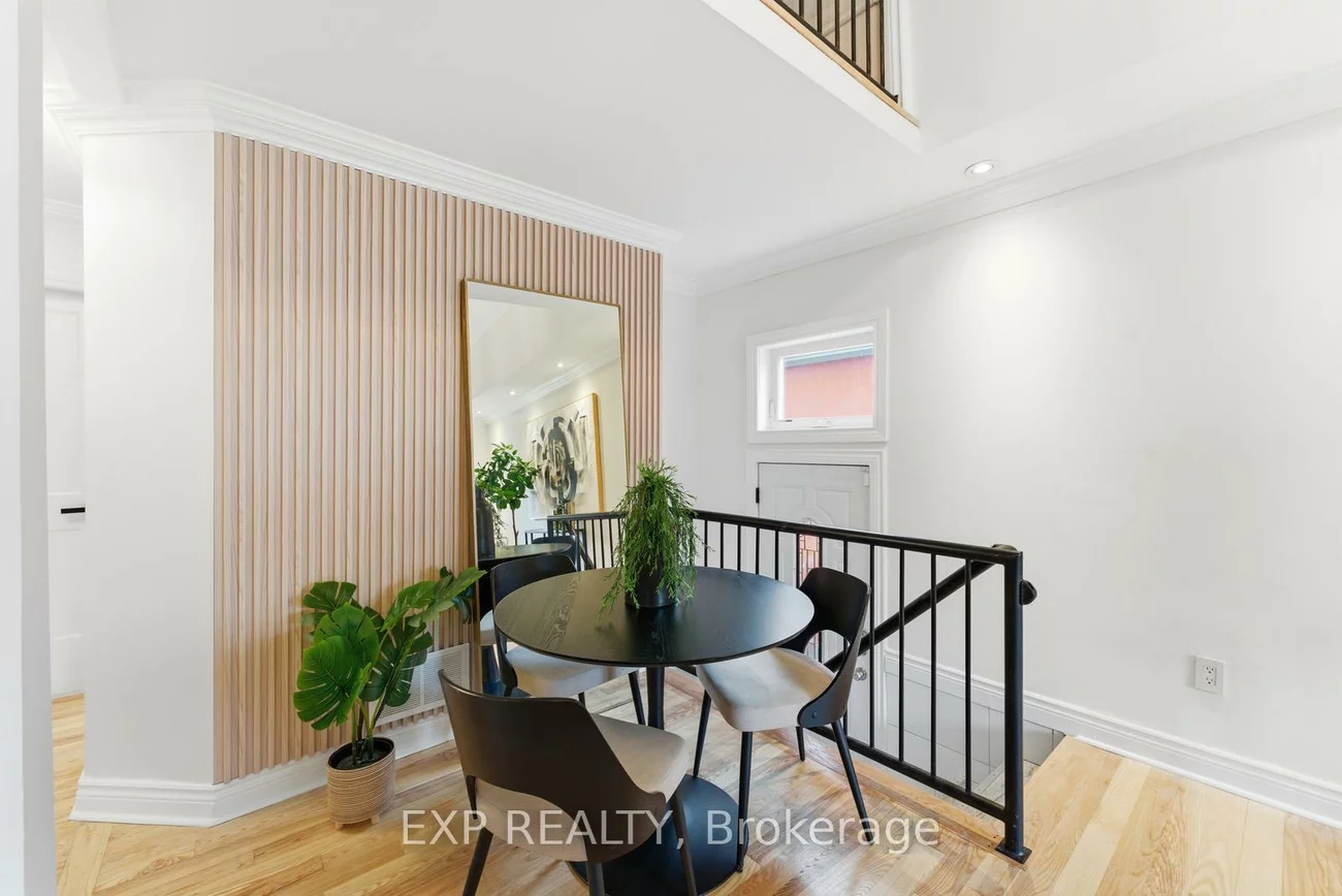 32, Victoria, Mount Dennis, Toronto